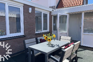 Sfeervol 6 persoons vakantie appartement met dakterras in het centrum van Westkapelle