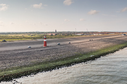 009 Sfeervolle 4 persoons bungalow met ruime tuin onderaan de duinen in Westkapelle