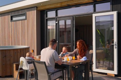 021 Zeebries | Hottub 