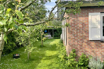 031 Sfeervolle 6 persoons vakantiewoning met grote tuin in Zonnemaire