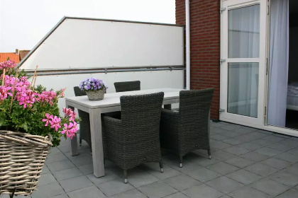 007 4 persoons appartement middenin centrum van Zoutelande, onderaan de duinen