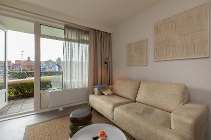 005 Kurhaus appartement nr. 1 met terras op 2 min van het strand | Nieuwstraat 1 Zoutelande