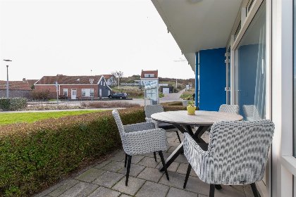 017 Kurhaus appartement nr. 2 met terras op 2 min van het strand | Nieuwstraat 1 Zoutelande