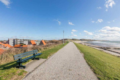 006 Prachtig gelegen 5 persoons appartement vlak aan zee en duinen