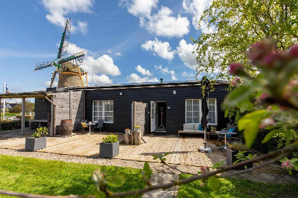 005 Sfeervol 2 persoons appartement naast de molen in Zoutelande 150 meter van het strand