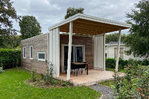 Comfortabel 4 persoons Tiny House met hottub op vakantiepark de Biesbosch bij Dordrecht