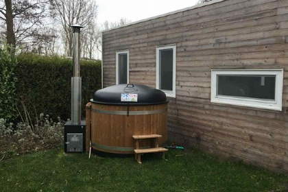 005 Comfortabel 4 persoons Tiny House met hottub op vakantiepark de Biesbosch bij Dordrecht