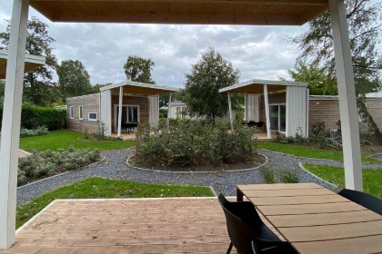 008 Comfortabel 4 persoons Tiny House met hottub op vakantiepark de Biesbosch bij Dordrecht