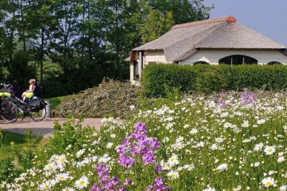 007 Charmant 6 persoons vakantiechalet op een boerderij bij Leiden in het Groene Hart