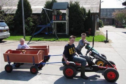 012 Charmant 6 persoons vakantiechalet op een boerderij bij Leiden in het Groene Hart