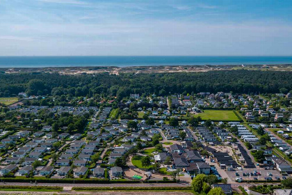 007 4 persoons strandhuis op park met zwembad en internet