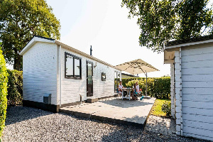 Knus 6 persoons mobilehome op park met zwembad en internet