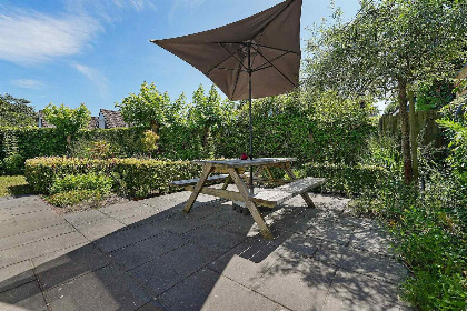 021 4 persoons vakantiehuis met groen omheinde tuin in Ouddorp