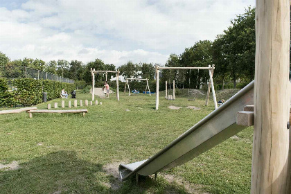 014 Heerlijk 6 persoons vakantiehuis met grote tuin, vlakbij het strand en het mooie Ouddorp