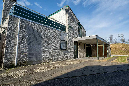 031 Heerlijk 6 persoons vakantiehuis met tuin, vlak bij de duinopgang, het strand en Ouddorp