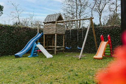 021 Heerlijk 8 persoons vakantiehuis in Ouddorp vlakbij het strand