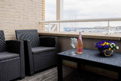 016 Luxe 4 persoons vakantieappartement direct aan de jachthaven en Geverlingen in Ouddorp