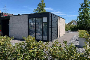 Moderne bungalow voor 4 personen vlak bij de kust, de natuur en Ouddorp