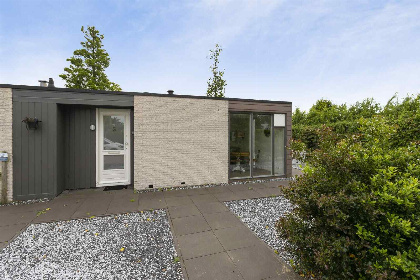 011 Moderne bungalow voor 4 personen vlak bij de kust, de natuur en Ouddorp