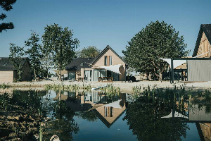 Prachtig 10 persoons vakantiehuis in Ouddorp nabij het strand