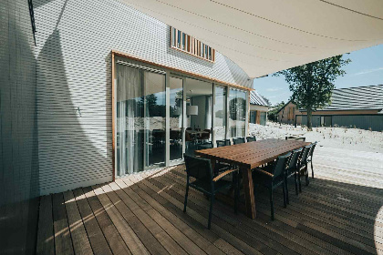 007 Prachtig 10 persoons vakantiehuis in Ouddorp nabij het strand