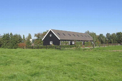 004 Luxe 8 persoons vakantiehuis op het erf van een boerderij vlakbij Rotterdam en Gouda