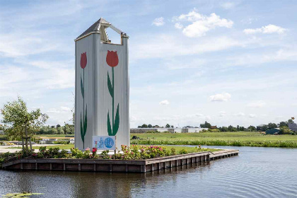 036 Geschakeld 10 persoons vakantiehuis aan het water in Roelofarendsveen