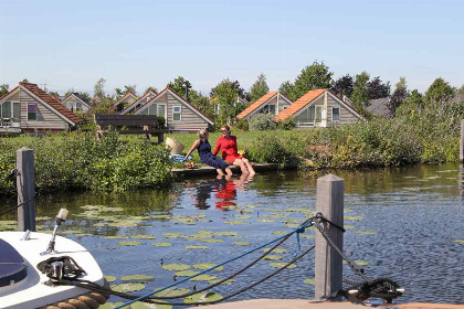 026 Vrijstaand 4 persoons vakantiehuis op vakantiepark de Wijde Aa in Roelofarendsveen