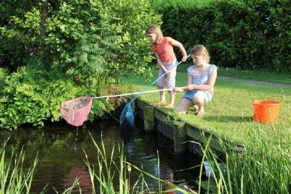 035 Vrijstaand 4 persoons vakantiehuis op vakantiepark de Wijde Aa in Roelofarendsveen