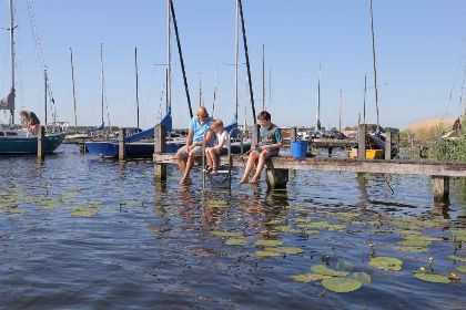 017 Vrijstaand 5 persoons vakantiehuis op een leuk familiepark in Roelofarendsveen!