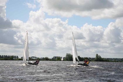 022 Vrijstaand 5 persoons vakantiehuis op een leuk familiepark in Roelofarendsveen!