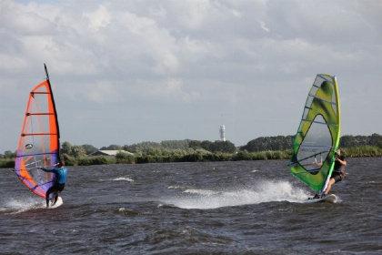 024 Vrijstaand 5 persoons vakantiehuis op een leuk familiepark in Roelofarendsveen!