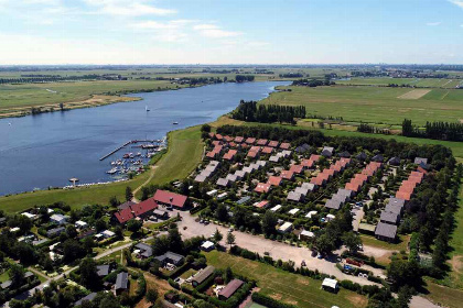 029 Vrijstaand 5 persoons vakantiehuis op een leuk familiepark in Roelofarendsveen!