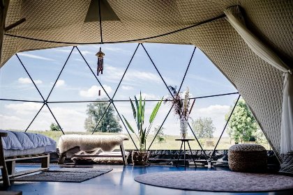 001 Cast Away Dome (inclusief ontbijt)