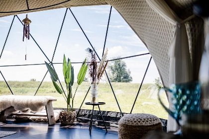 002 Cast Away Dome (inclusief ontbijt)