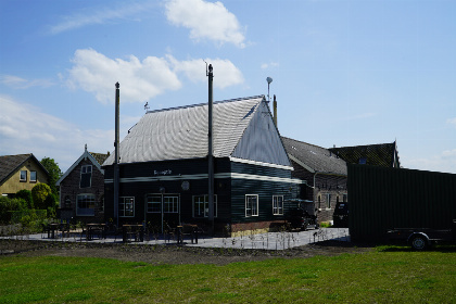 011 4 persoons tiny house op een vakantiepark aan de Kagerplassen