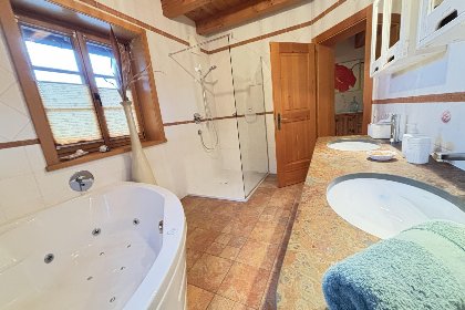 004 Feistritz Berg und See