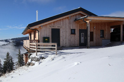 025 Alpina Lodge