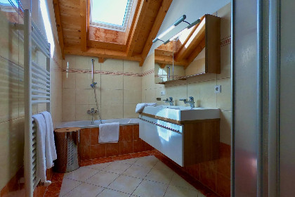010 Casa Nostra