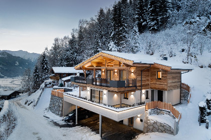 011 Das Haus am Berg