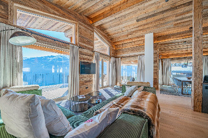 030 Das Haus am Berg