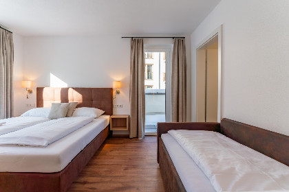 016 Falken Suites TOP 1