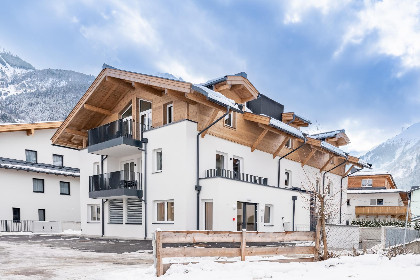 024 Falken Suites TOP 1