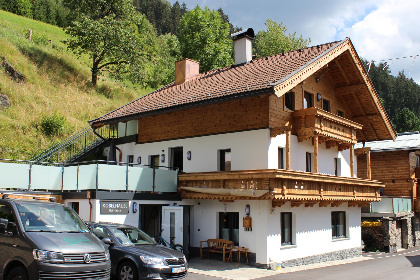 021 Kobelhausl bei Hause Groß