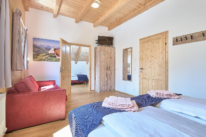013 Mur Chalet St Michael L