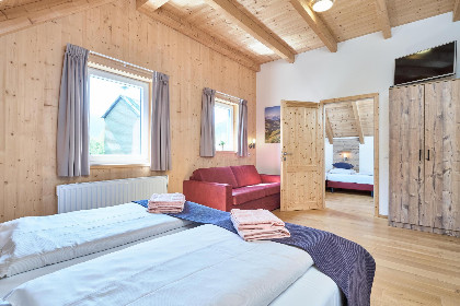 016 Mur Chalet St Michael L