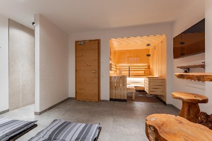 001 TauernLodge Rote 8er Blick 42D
