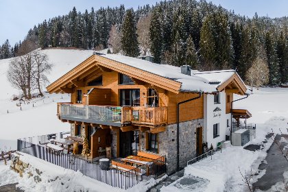 040 TauernLodge Rote 8er Blick 42D