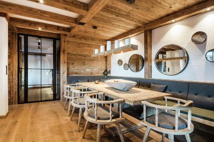 003 The Grand Wagrain