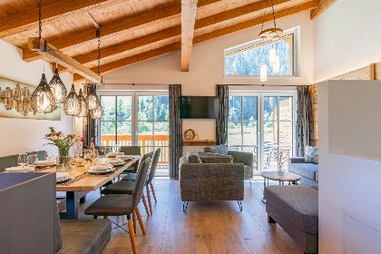 003 Pinzgau Lodge Felsener Wald 2F